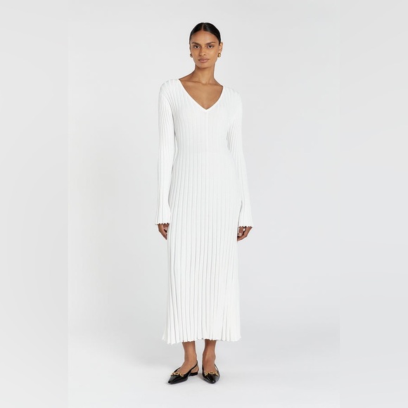 DISSH Dresses & Skirts - DISSH Ivory Knit Dress